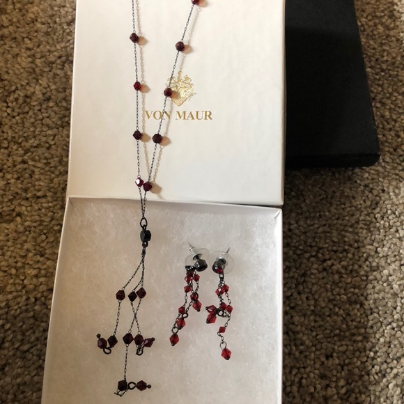 Red stone necklace and earring set - Picture 4 of 4